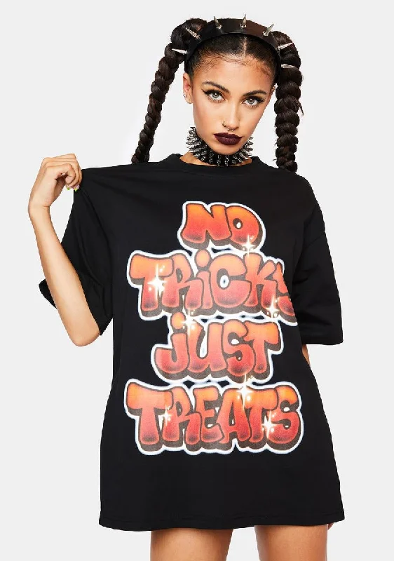 Women Wear Boutique No Tricks Just Treats Graphic Tee