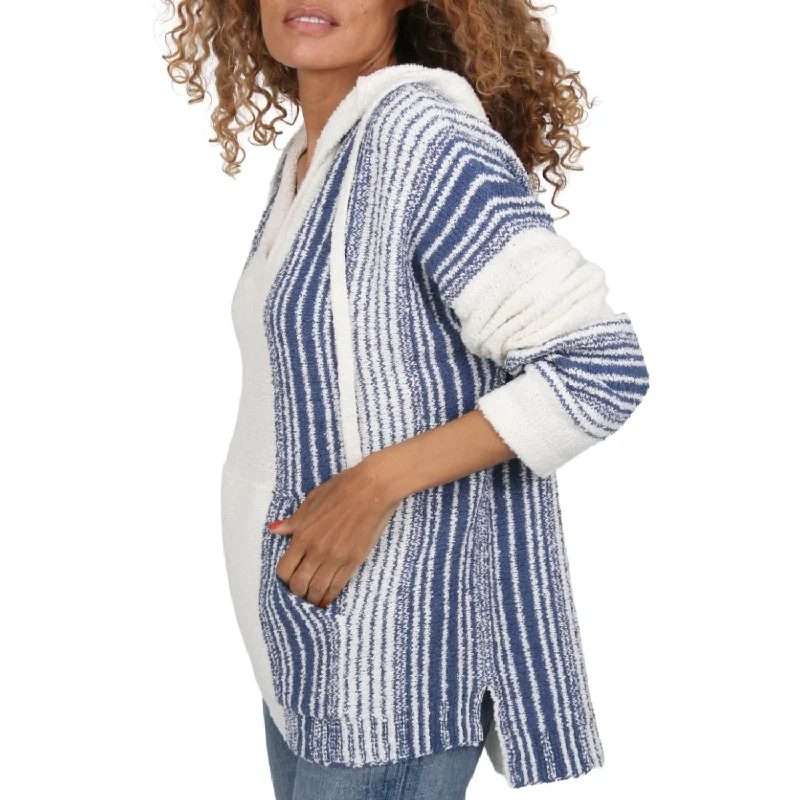 Chic Women's Outfit Sabrina Hoodie In White/marine