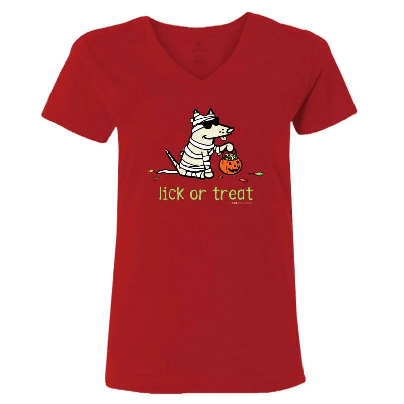 Chic Outfits Lick Or Treat - Ladies T-Shirt V-Neck