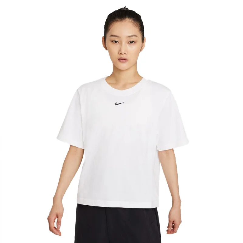 Vintage Style Deals Nike Women's Sportswear Essential Boxy T-Shirt