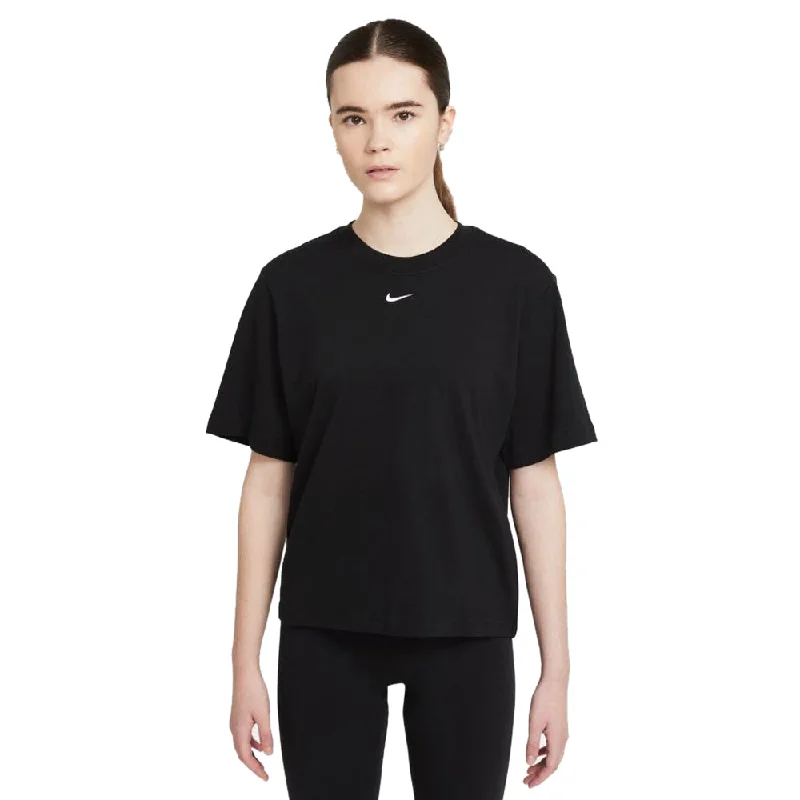 Bold Style Discounts Nike Women's Sportswear Essential Boxy Tee