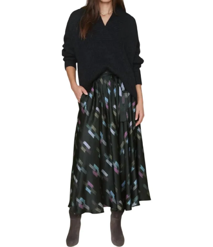 Fashion Forward Bella Skirt In Black Ikat