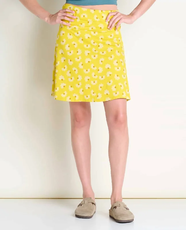 Women's High-Fashion Outfit Chaka Skirt In Sulphur Half Daisy Print