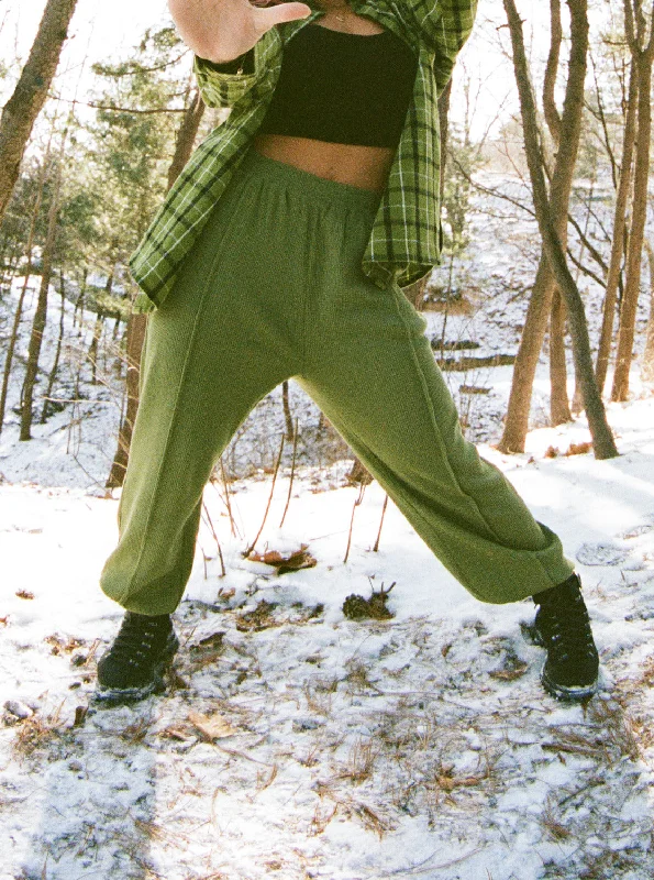 Women's Everyday Apparel Chloe Kim Off Duty Waffle Sweatpants - Iguana