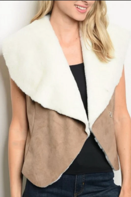 City Fashion Sherpa Crop Jacket In Taupe