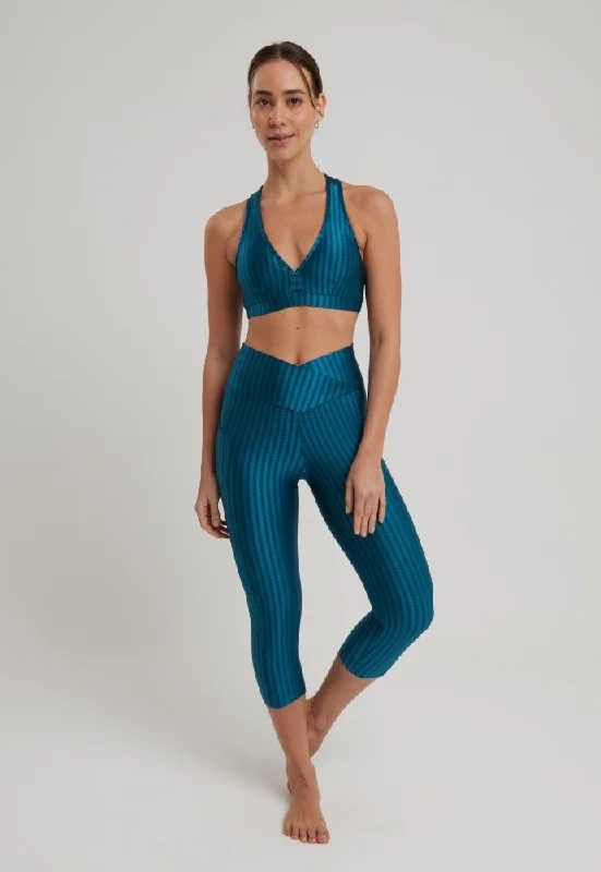 Classic Women's Clothing Styles Capri Legging with Pockets - AQUA QUEEN